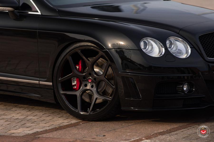 Колеса Bentley Continental GT on Vossen Wheels (CG-205) 2019 года  (фото 2 из 36)